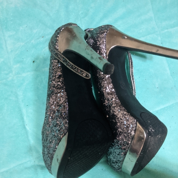 Ladies stilettos - Picture 4 of 4